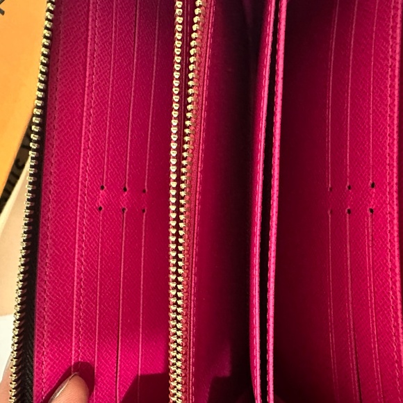 Louis Vuitton Christmas Animation Zippy Bears Skiing - Picture 6 of 9